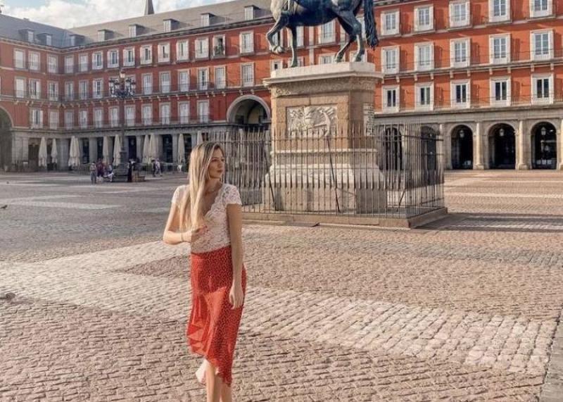 Quảng trường Plaza Mayor với kiến trúc đặc trưng ở thủ đô Tây Ban Nha Madrid